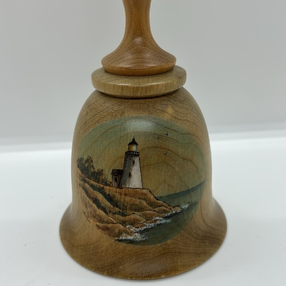 VINTAGE DECORATIVE WOOD BELL WITH CLAPPER LIGHTHOUSE DESIGNED - Picture 3 of 9